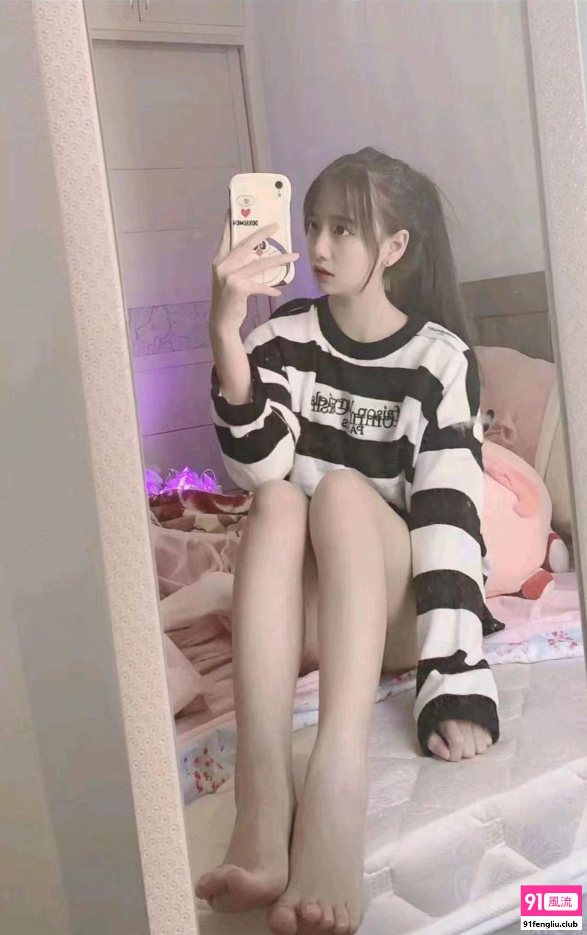 可三通的白虎小萝莉